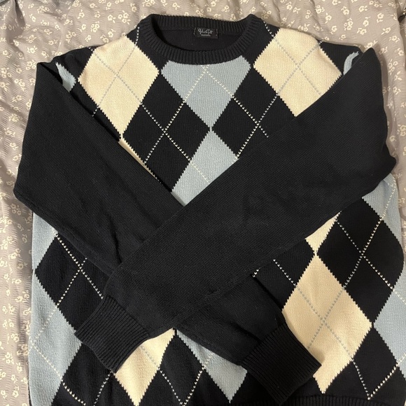 brandy melville blue argyle sweater - Picture 3 of 3